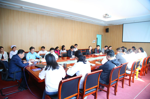 1571197951888067926.jpg 院领导调研会_副本.jpg